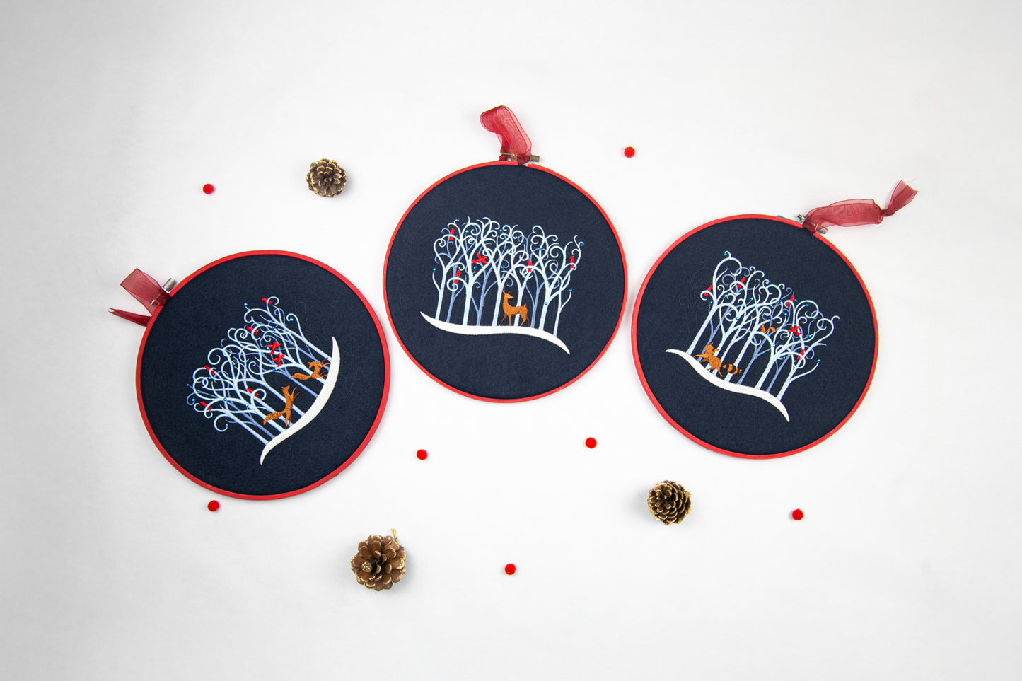 Décoration murale | Cercle brodé - Biche